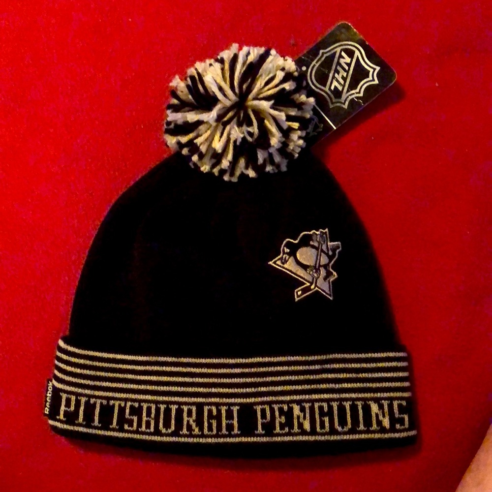 Reebok New Pittsburgh Penguins cuffed Pom knit hat